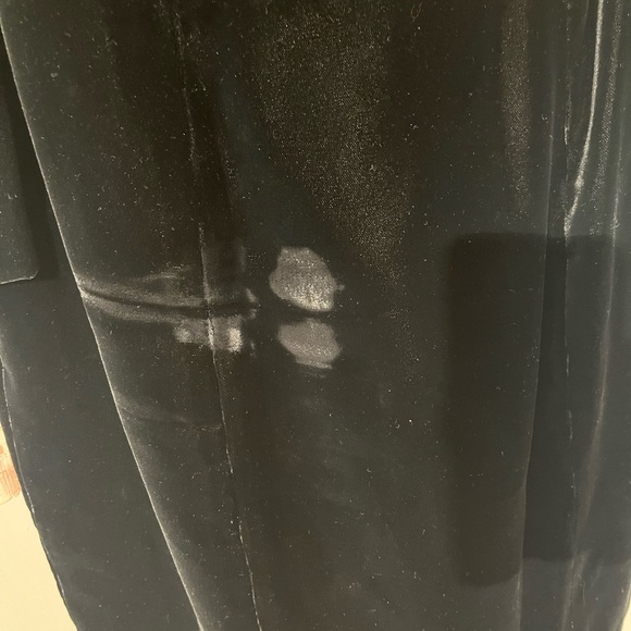 STUNNING Black Velvet Off Shoulder Dress with Pearls - Picture 4 of 4